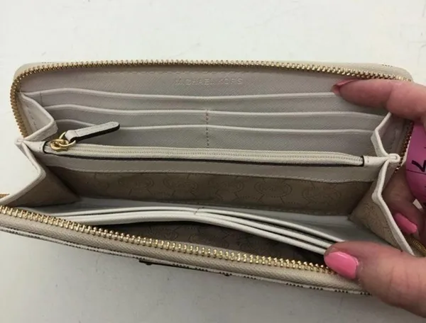 Michael Kors Signature crossbody vanilla purse - Image 7