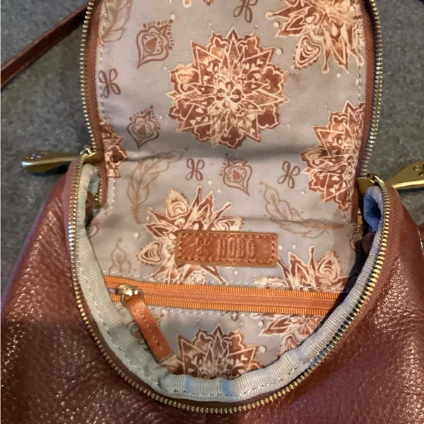 HOBO Rich Brown Leather Crossbody Bag - Image 4