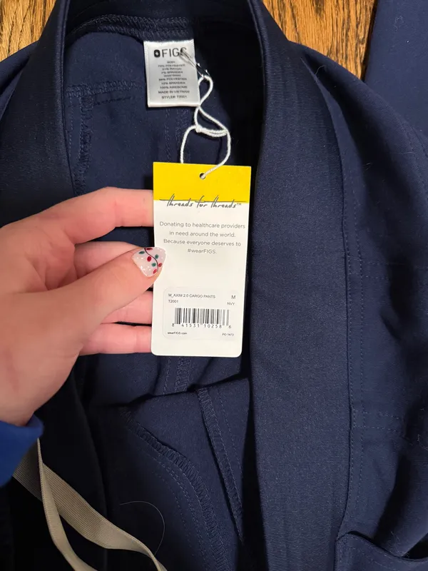 FIGS Scrub Pants cargo medium  - Image 5