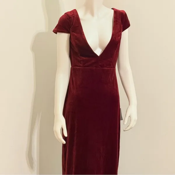 Feeling Flawless Burgundy Velvet V-Neck Maxi Dress Lulus Size S - Image 5