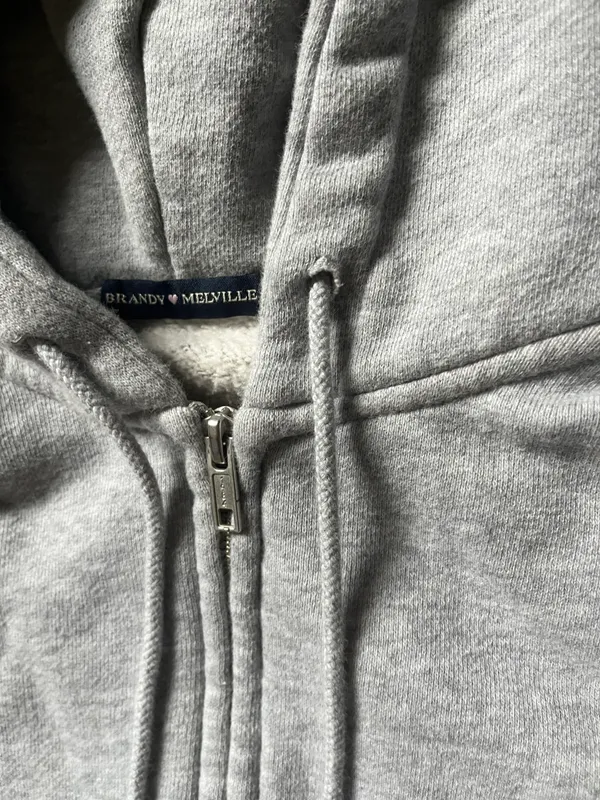 Brandy Melville sweatshirt - Image 3