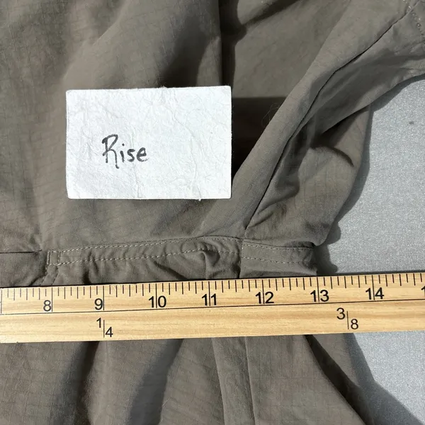 LL Bean Ripstop Shorts Womens Size 16 Taupe Nylon Hiking Gorpcore Granola Girl - Image 10