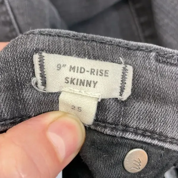Madewell 9” Mid Rise Black Women’s Jeans Button Fly raw hem waist 25” - Image 8