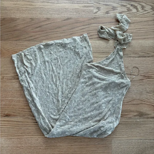 Lioness lace dress - Image 3