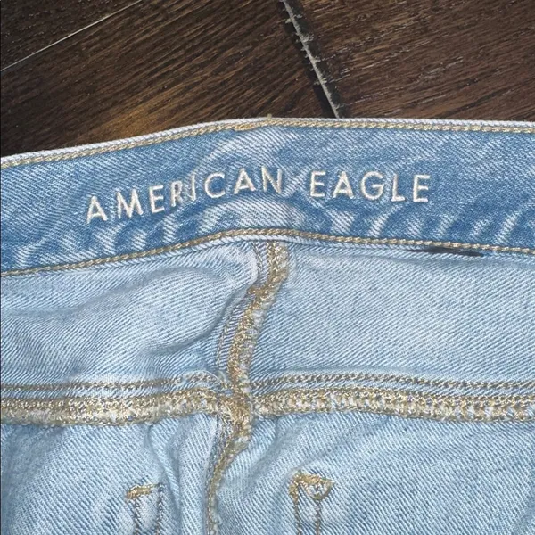 American Eagle Outfitters MOM jeans size 8 regular distressed - Image 4