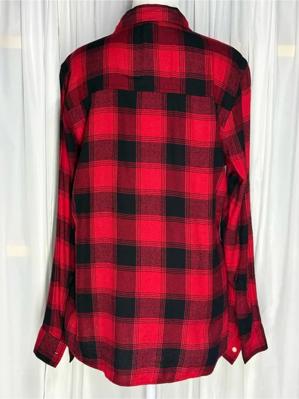 GAP Red and Black Plaid Casual Button-Down Shirt - Image 3