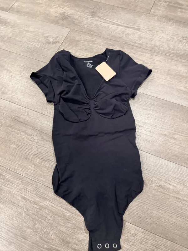 Seamless Black Short Sleeve Shaping Bodysuit Size M - Image 6