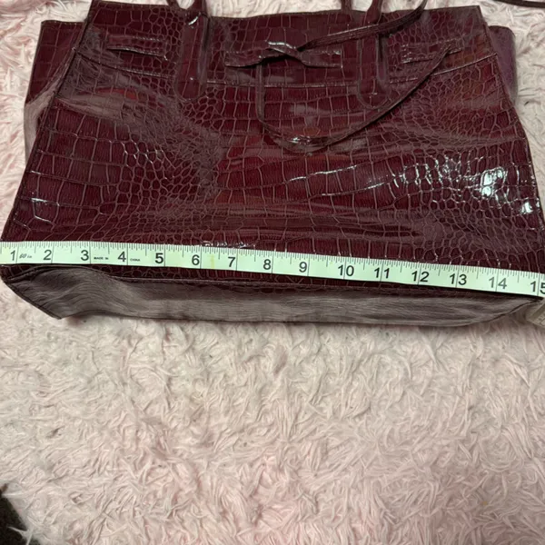 Elegant Jessica Simpson Burgundy Crocodile-Embossed Tote Bag - Image 4