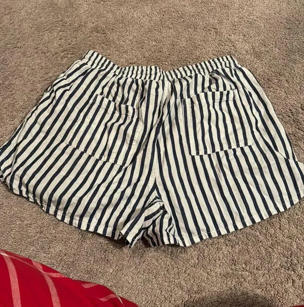Universal Threads Shorts - Image 2
