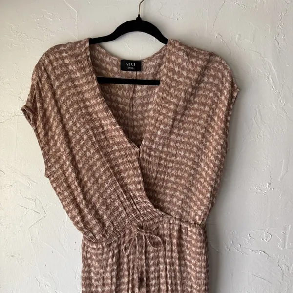 Vici Jumpsuit Womens Small Brown White Short‎ Sleeve Waist Tie Soft Rayon Romper - Image 3