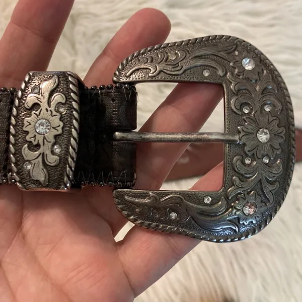Women's Cowgirl Tooled 1781 leather belt size M length 40” - Image 7