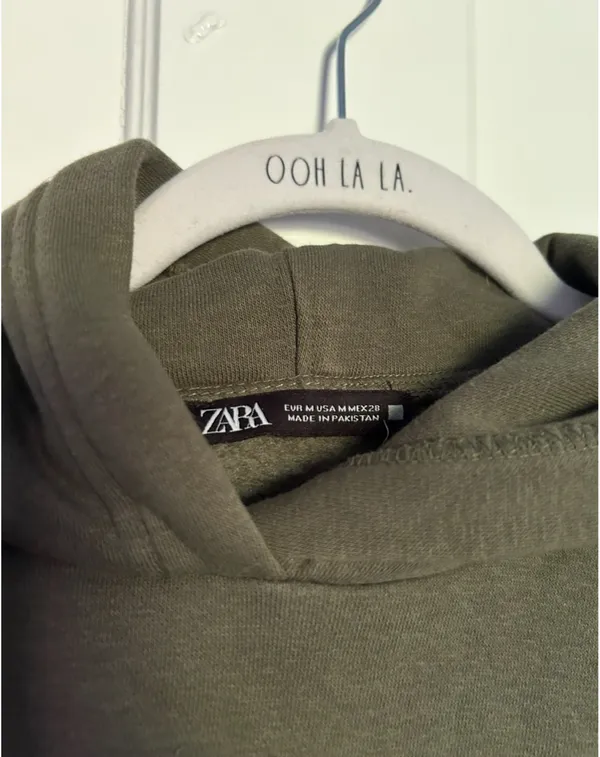 Cropped ZARA Sweatshirt - Image 3