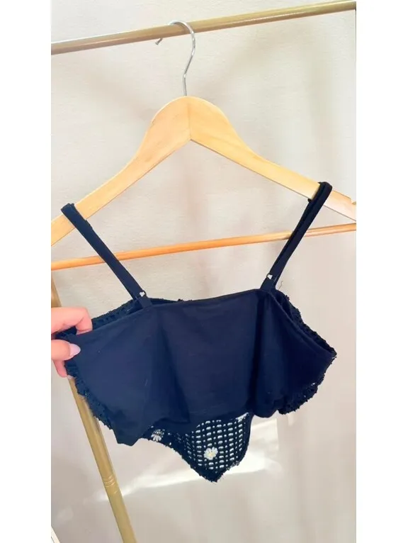Size M Boho chic black Daisy Crochet Handkerchief Cami Top - Image 3