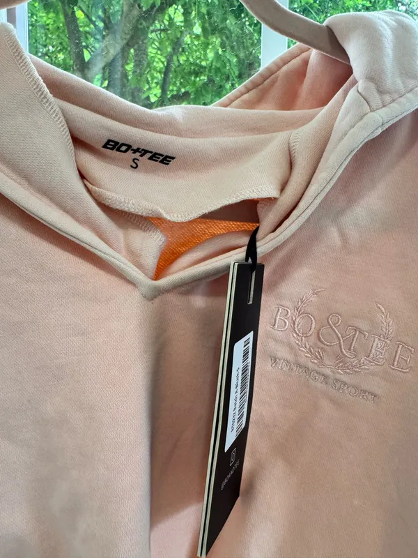 Bo+Tee Cropped Sweatshirt - Image 4