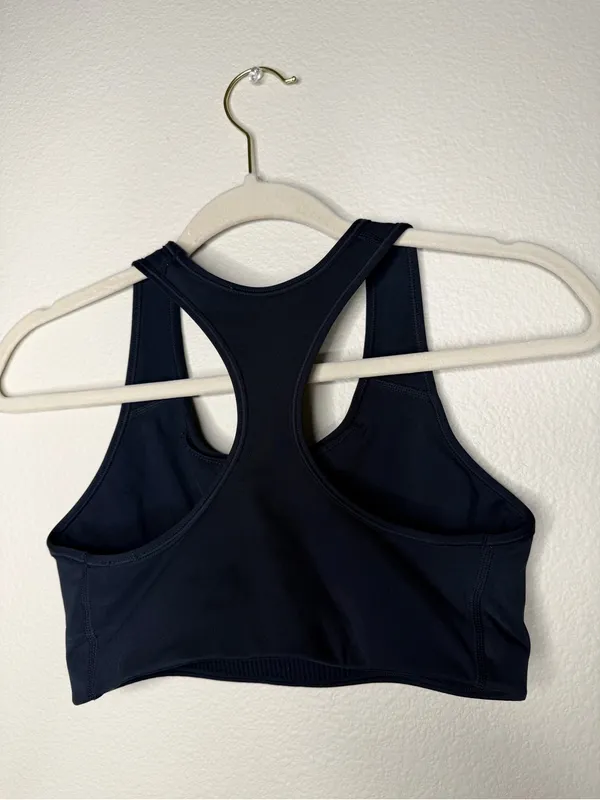 Nike Dry Women's Swoosh Black Sports Bra Size M Gym Workout Activewear Pilates - Image 4