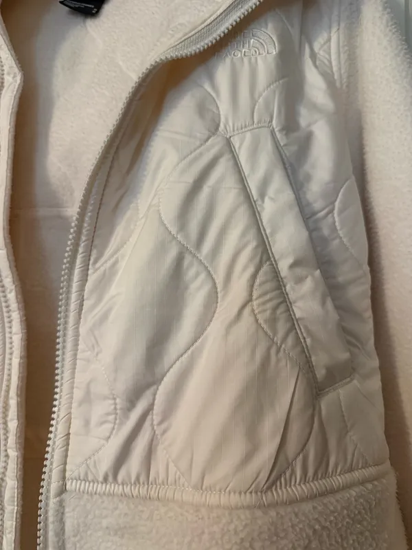 North The Face Jacket Size Medium - Image 3