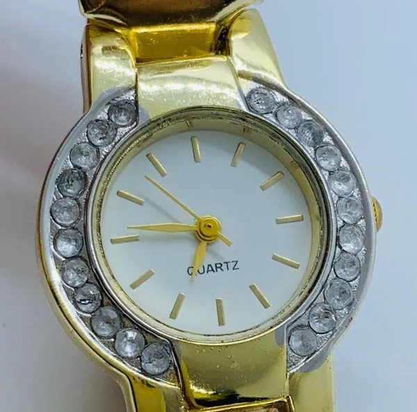 Ladies Quartz analog watch 25mm good toned bracelet size 7.5” w/battery - Image 2
