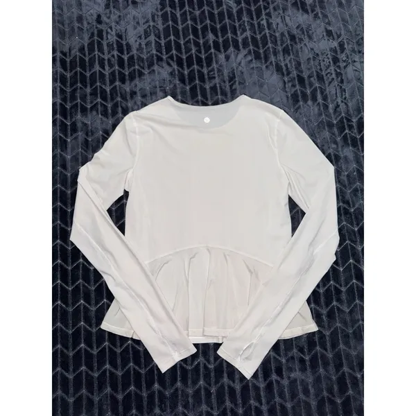 Lululemon Women's White Look Ahead Run Long Sleeve Size 6 - Image 4