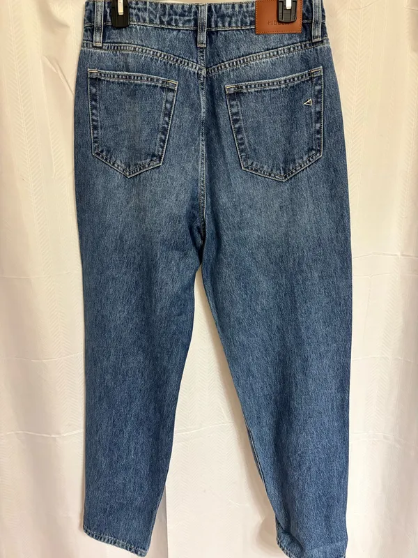 Hidden Jeans - Image 2