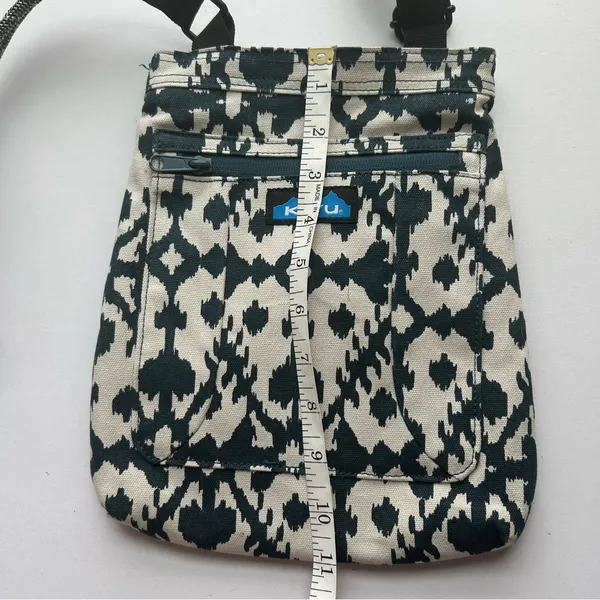 KAVU Small Crossbody Bag Black Blue White Geometric Print Adjustable Strap - Image 8
