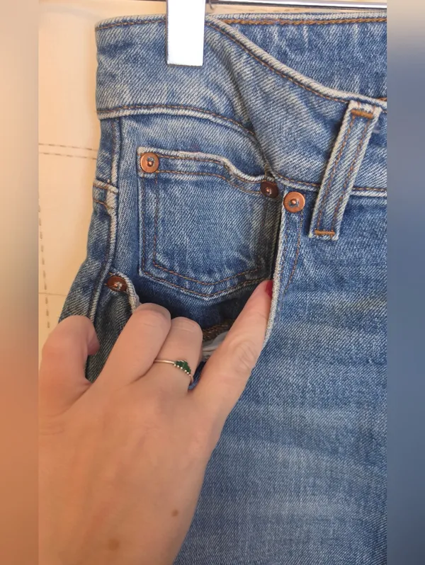 Madewell The Curvy '90s Straight Crop Jean in Hazeldell Wash - Image 8