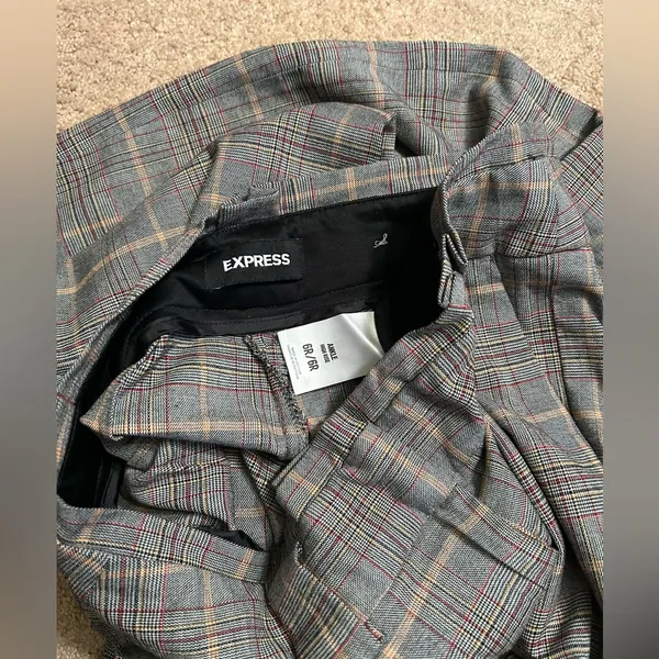 Express Women's Gray Plaid Trousers - Image 5