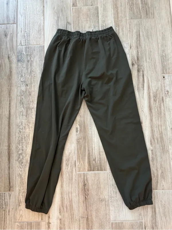 Vuori Boyfriend Sweatpants Size Small Kale Like New - Image 11