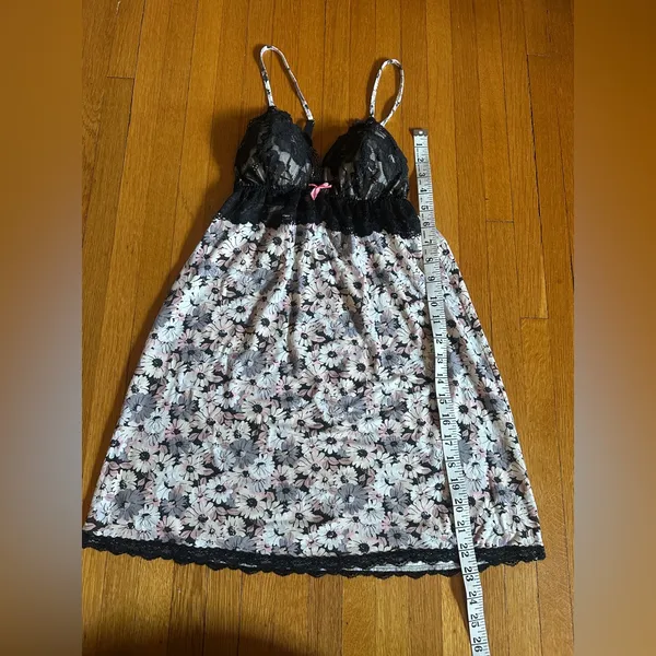 Victoria’s Secret BabyDoll Lingerie/ Slip Style with Daisies and Lace, Size S - Image 5