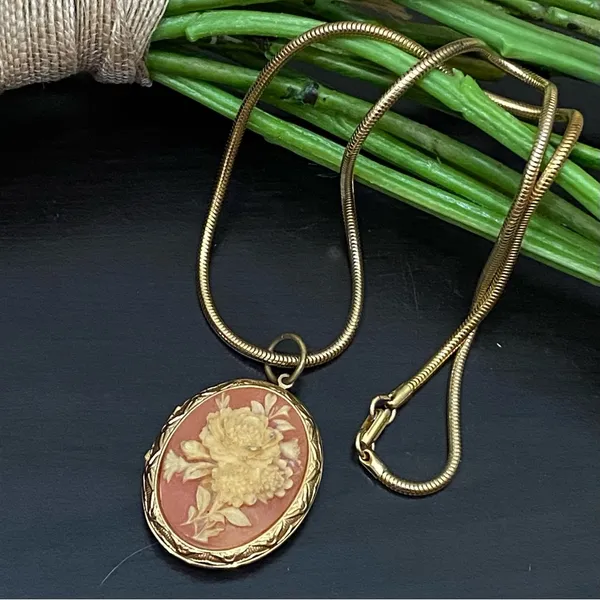 Vintage Flower Cameo Locket Pendant Gold-plated Round Snake Chain 24” Necklace - Image 6