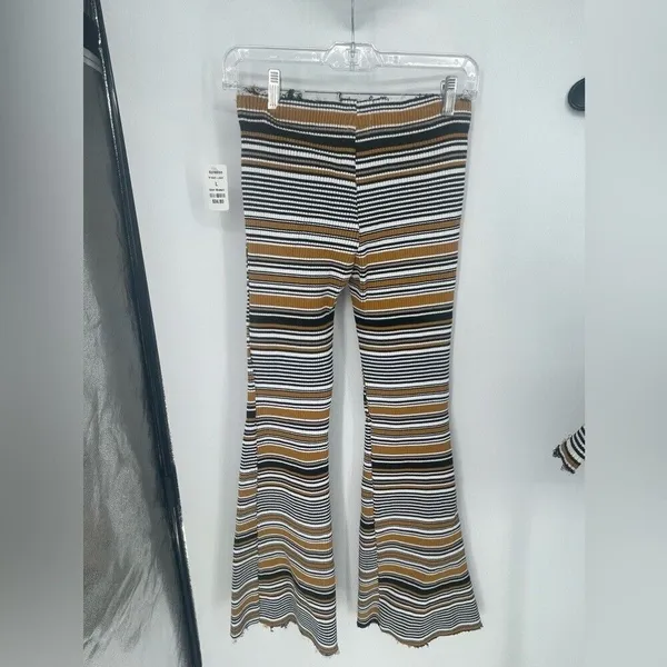 Better be, striped crop and pants, two-piece outfit,‎ sweater set size large - Image 4