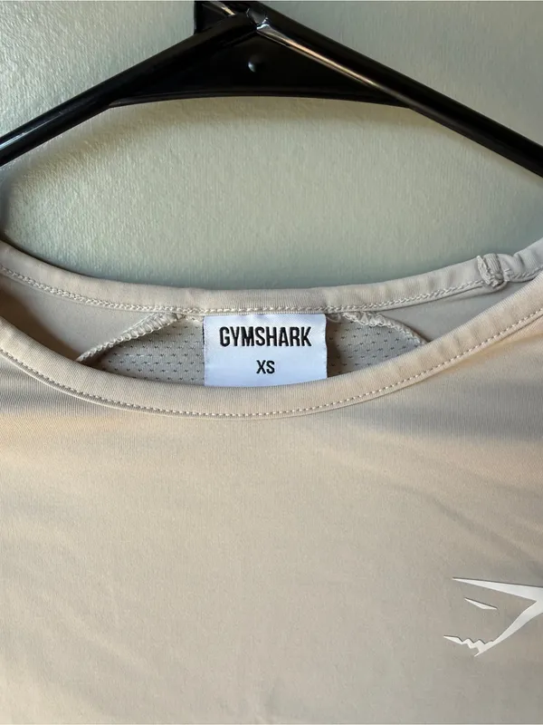 Gymshark Women’s XS Long Sleeve Cropped Athletic Workout Top Beige - Image 4