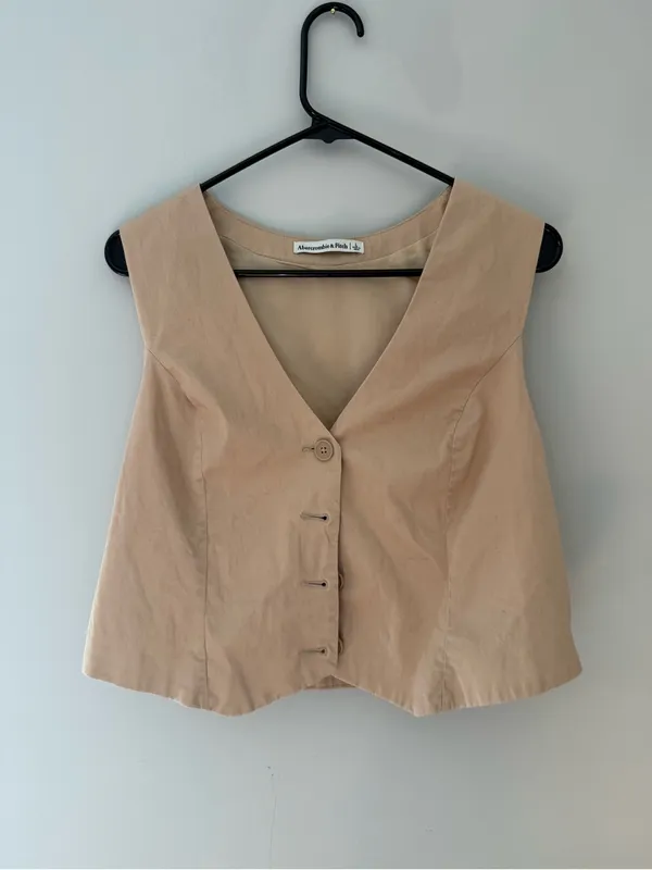 Abercrombie & Fitch Tan Tailored Button Front Vest Top Women’s Large - Image 3