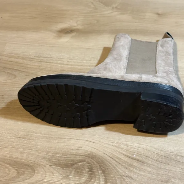 Aerosoles Camila Chelsea Boots‎ Taupe 8 Women Suede Lug Sole Ankle Gorpcore - Image 11