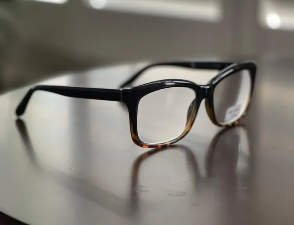 Kate Spade Dollie Reading Glasses 2.5 only - Image 6