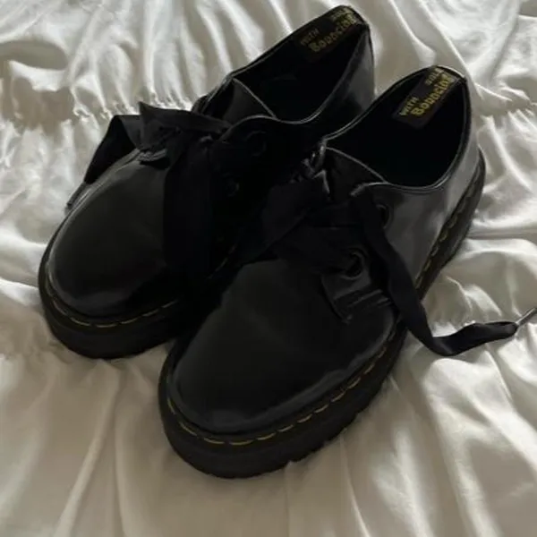 Dr. Martens Holly Oxford - Image 2
