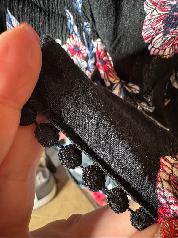 Three Dots Black Floral Smocked Pull-On Shorts Pom Pom Trim Size Medium - Image 7