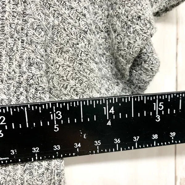 Brandy Melville Top Women One Size Gray Ribbed Knit Crewneck Short Sleeve Blouse - Image 5