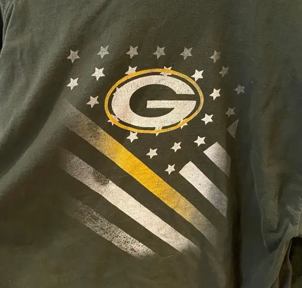 Gildan Green Bay Packers Cityscape Patriotic Flag Long Sleeve TShirt 2XL Football - Image 6