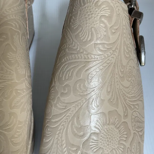 Matisse Embossed Wedge Western Sandals Leather Beige Platform Made in Brazil Sz9 - Image 11