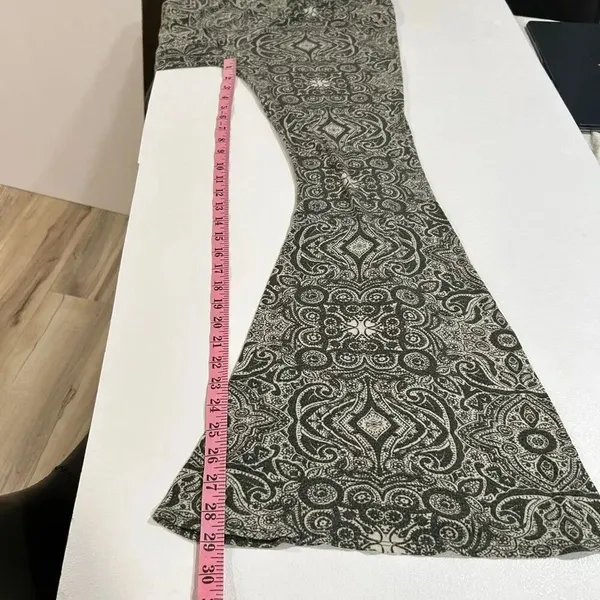 Abercrombie & Fitch Paisley Flare Pants Gray Green Boho Bell Bottom Women’s Larg - Image 8