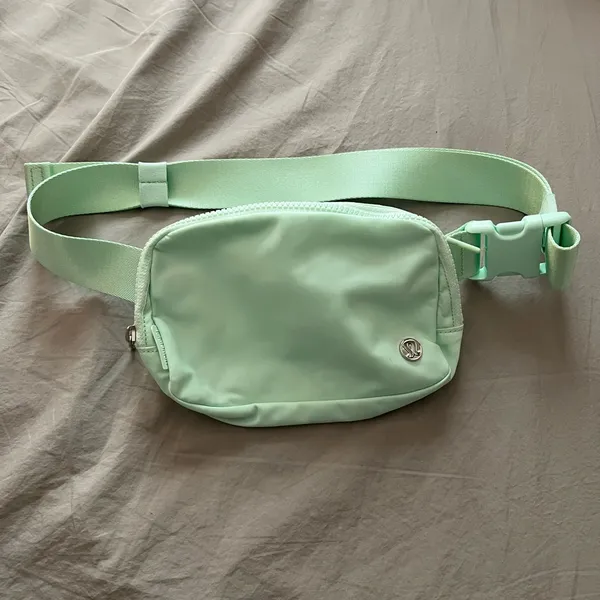 Lululemon mint green Everywhere belt bag 1L - Image 4