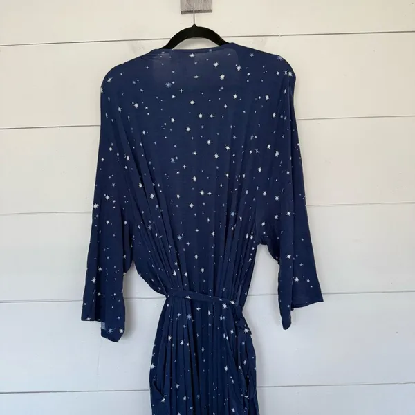 Northstyle Women’s 2X Navy Blue Star Robe - Image 4
