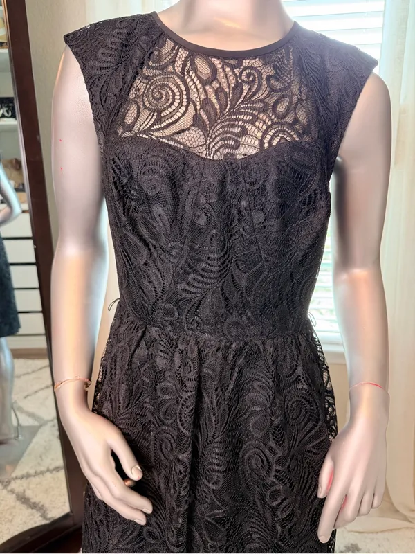 Trina Turk Black Lace Fit Flare Dress Size 8 Cocktail Party Cap Sleeves - Image 2
