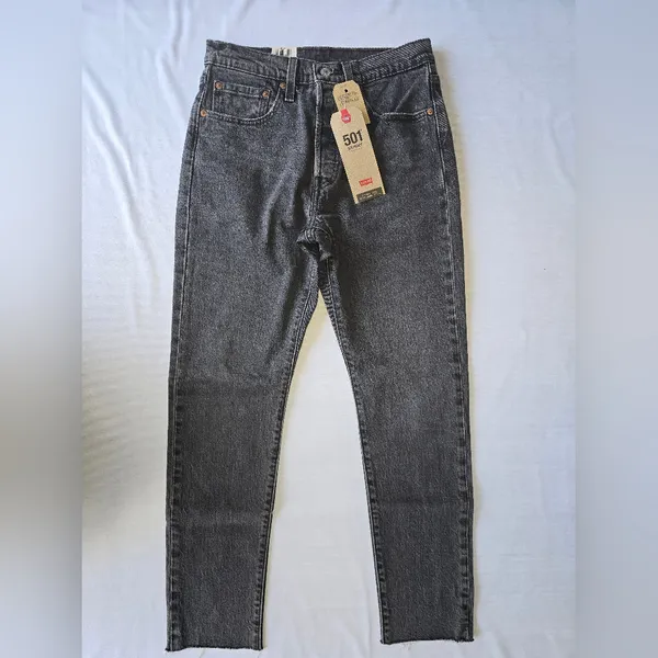 Levi's 501 Skinny High Rise Fitted Through Hip And‎ Thigh Size 26x28 - Image 15