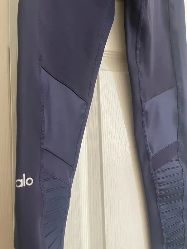 Alo yoga navy blue mesh moto leggings size small - Image 5
