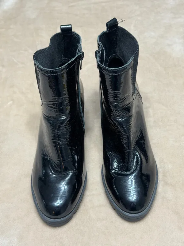 Naturalizer VERNEY2 Side Zip Ankle Bootie Black Patent Leather, Size 6.5 W - Image 5