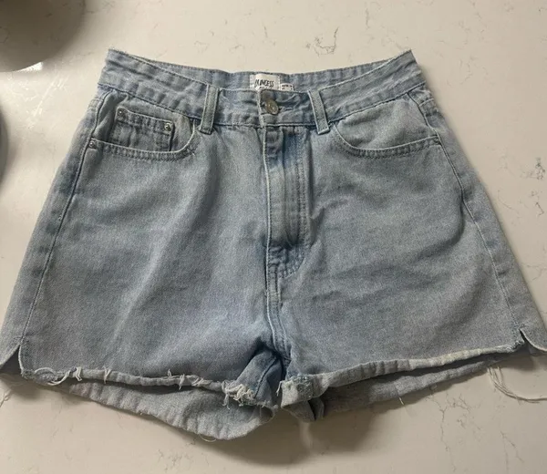 Princess Polly Leonie Lightwash Denim Shorts size 6 - Image 6