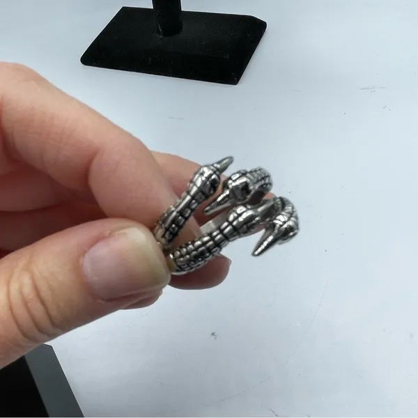 Silver Tone Dragon Claw Wrap Ring Size 12 - Image 4