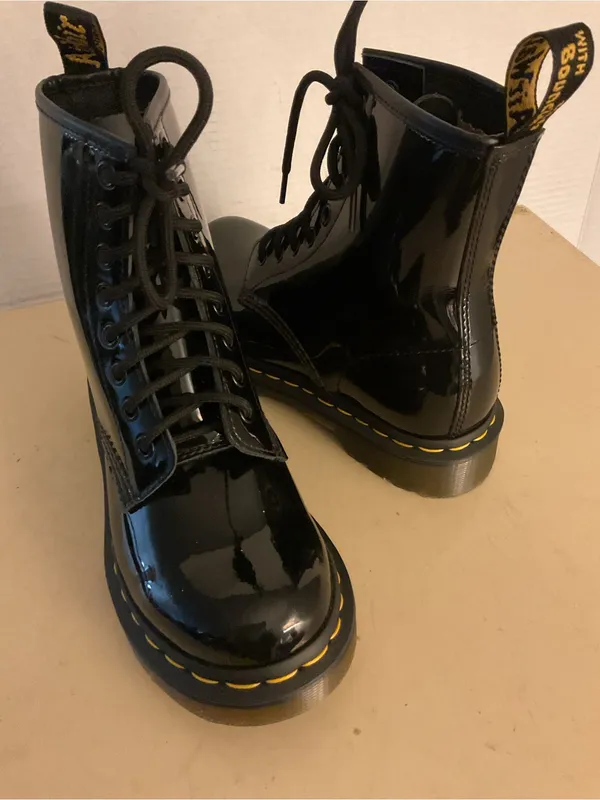 Dr. Martens women Black Patent leather Combat Boots US 5 - Image 2