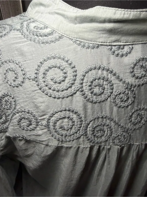 Trinity Silk Blend Embroidered Boho Peasant Coquette Lightweight Top Medium - Image 7